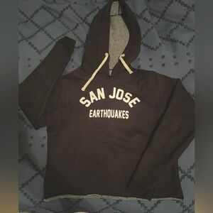 Youth San Jose Earthquakes cropped hoodie.
